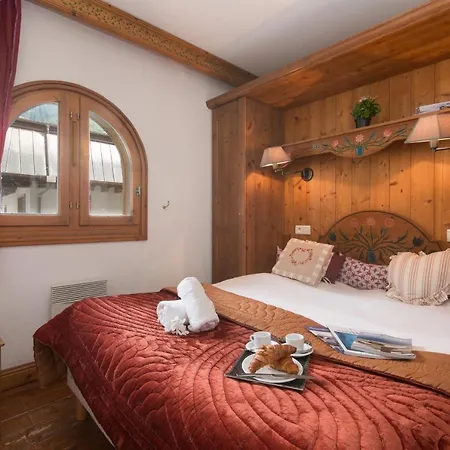 Sainte-foy-l'argentiere Sleeps 4 Pool *