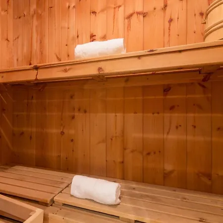 Sainte-foy-l'argentiere Sleeps 4 Pool Apartment *